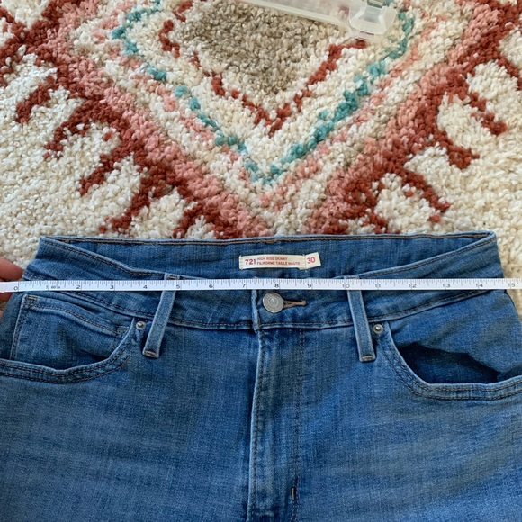 Levi high rise skinny jeans - Picture 2 of 7